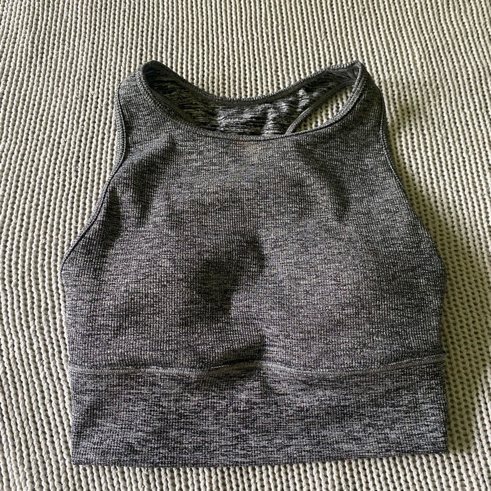 Carrie underwood sports bra - Picture 2 of 2